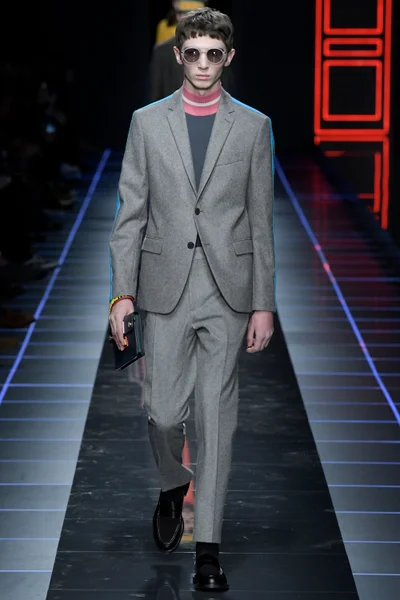 Look 24